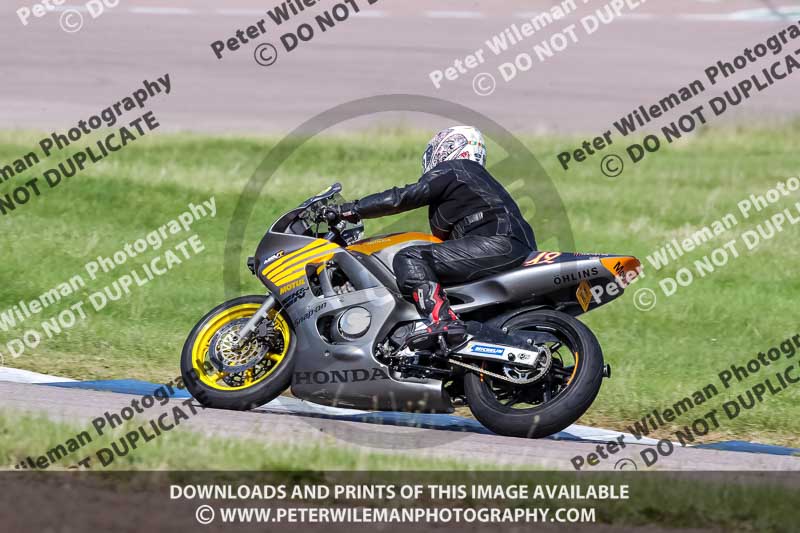 Rockingham no limits trackday;enduro digital images;event digital images;eventdigitalimages;no limits trackdays;peter wileman photography;racing digital images;rockingham raceway northamptonshire;rockingham trackday photographs;trackday digital images;trackday photos